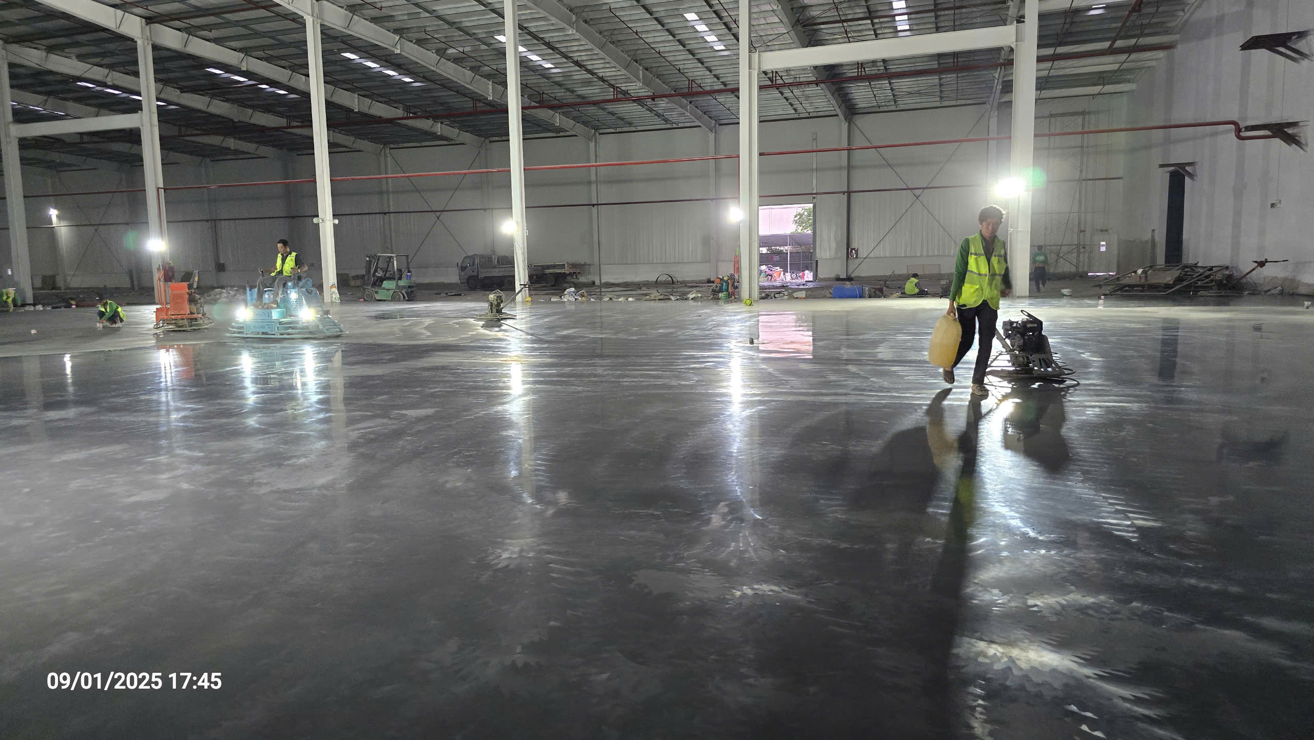 Sàn siêu phẳng tại dự án Jinyu